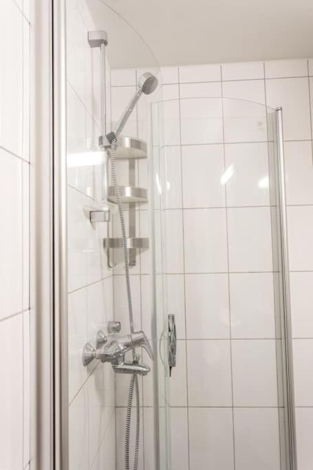 Tilava Huoneisto Helsingissa Appartement Helsinki Buitenkant foto